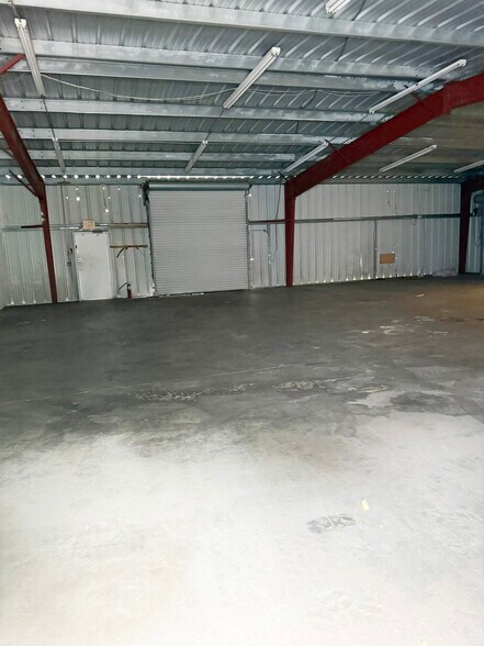 More Photos Of 1424 N Gulf Ave, Crystal River Self Storage For Lease