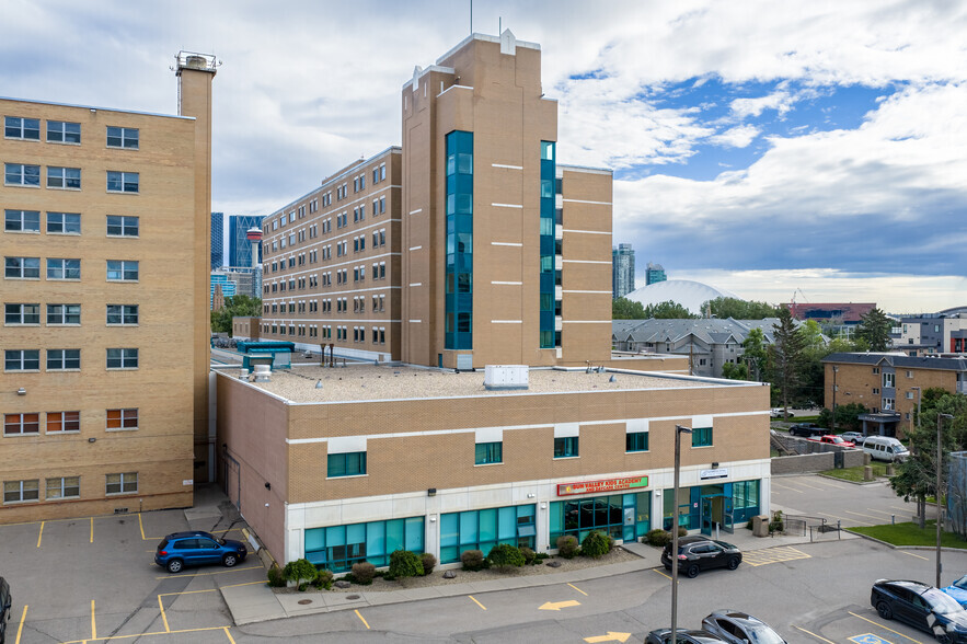 Primary Photo Of 2206-2210 2nd St SW, Calgary Hospital For Lease