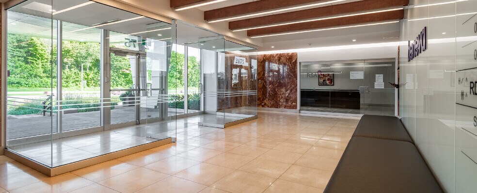 More Photos Of 2475 Boul Laurier, Québec Office For Lease
