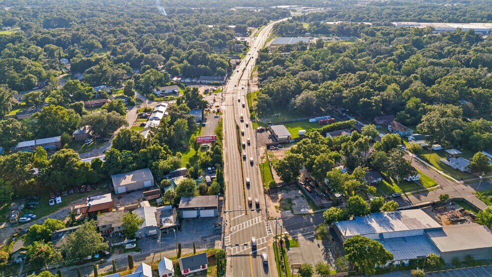 More Photos Of 3500 Mobile Hwy, Pensacola Freestanding For Sale