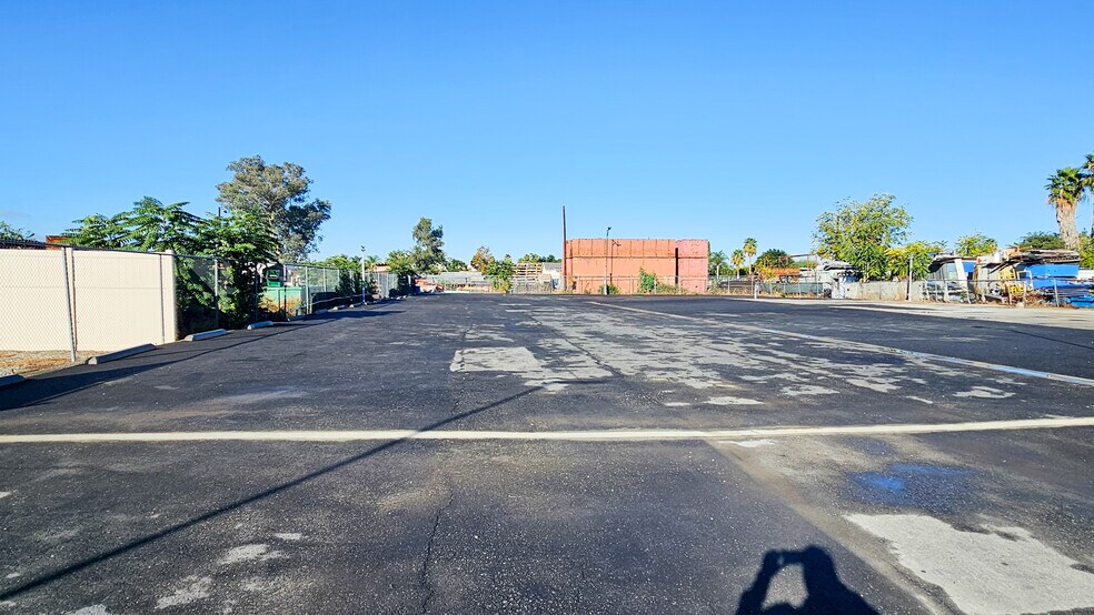 More Photos Of 11026 Roswell Ave, Pomona Industrial For Lease