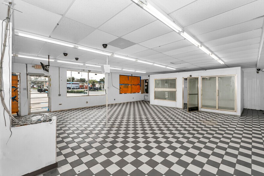 More Photos Of 1220 S Washington Ave, Titusville Convenience Store For Sale