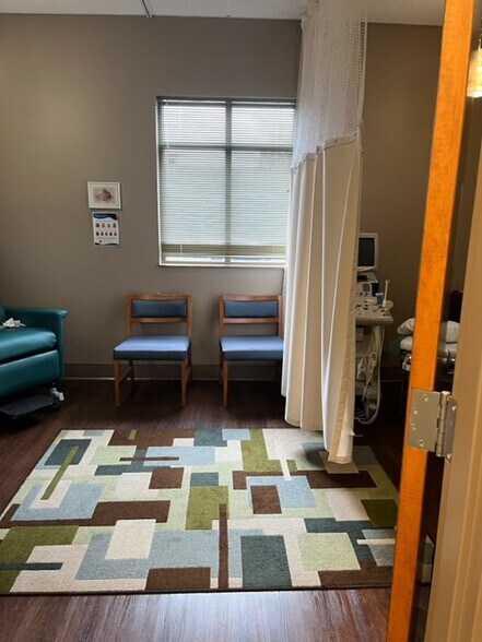 More Photos Of 3747 W Fork Rd, Cincinnati Medical For Lease