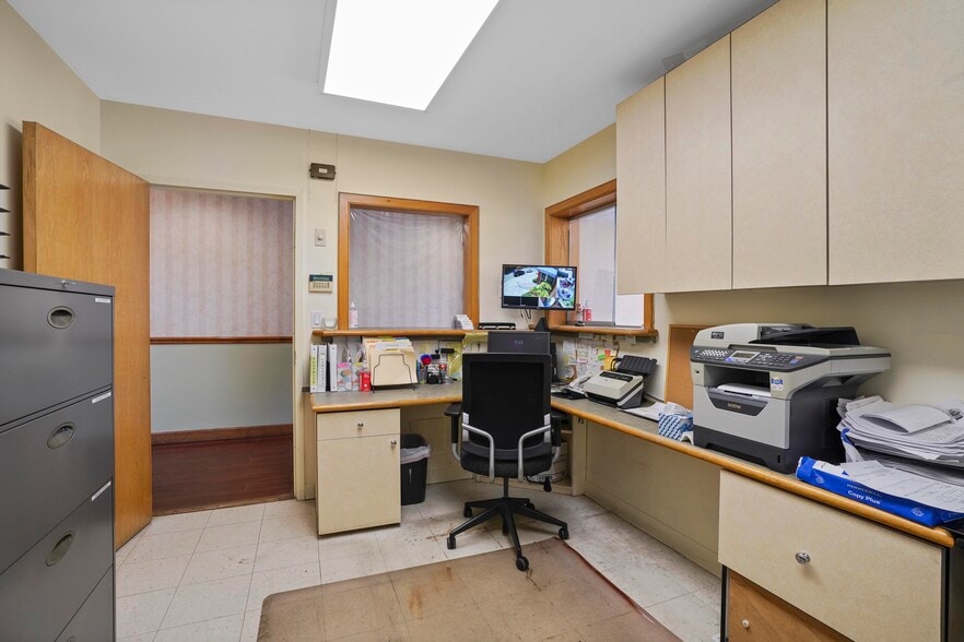 More Photos Of 72-41 Grand Ave, Flushing Medical For Lease