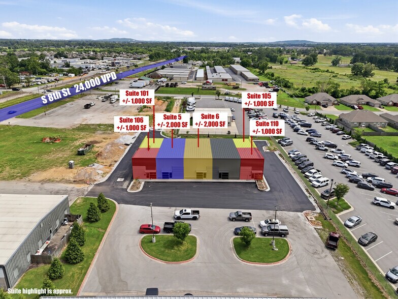 More Photos Of 2420 S 8th St, Rogers Flex For Lease