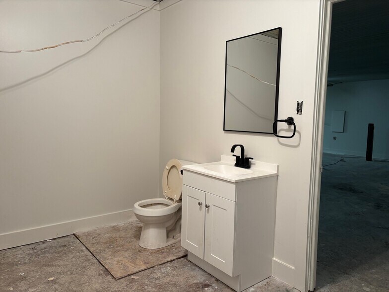 More Photos Of 2020 Chambersburg Rd, Gettysburg Warehouse For Lease