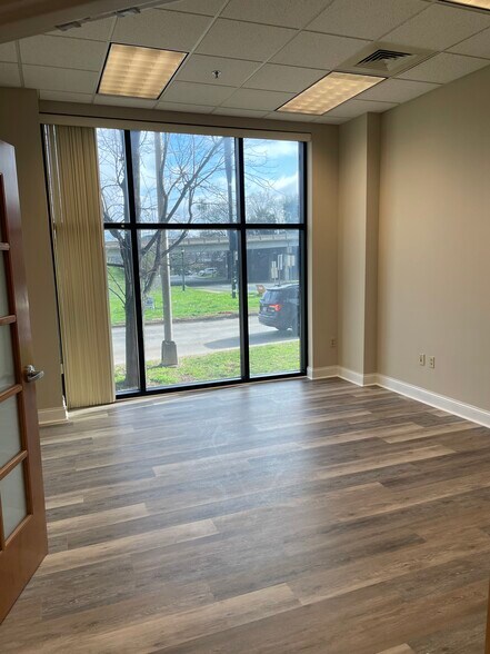 More Photos Of 715 N Church St, Charlotte Office For Sale