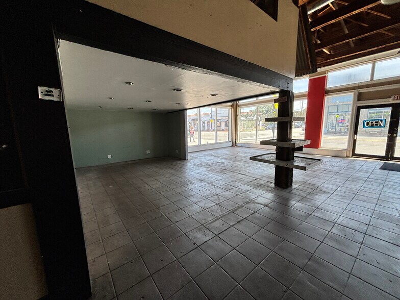 More Photos Of 401 W Chapman Ave, Orange General Retail For Sale