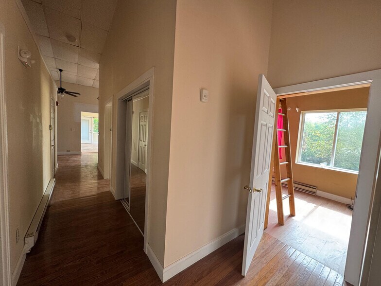 More Photos Of 2430 NY-32, Cornwall Township Showroom For Lease