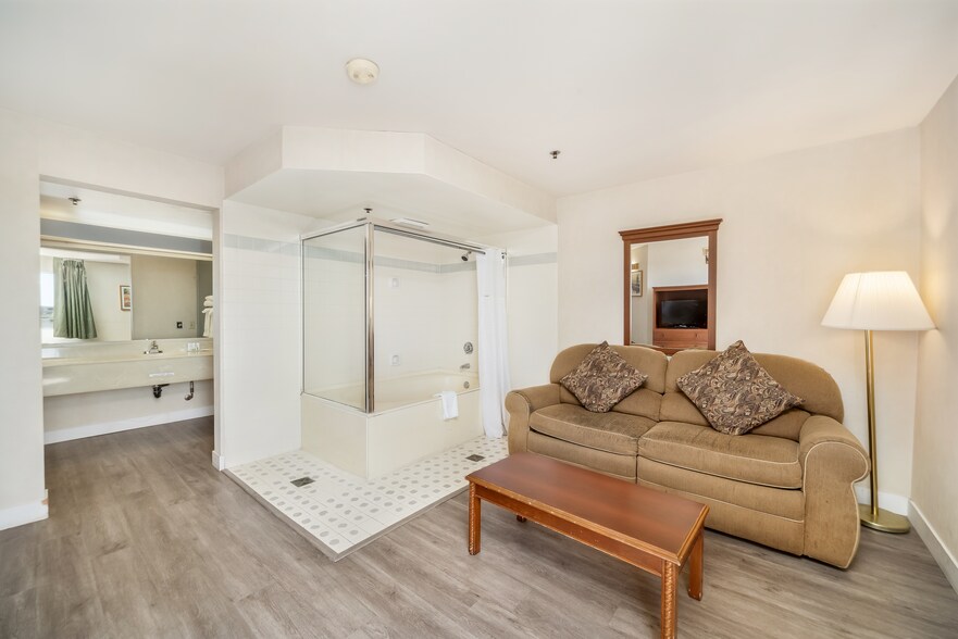 More Photos Of 5250 W El Segundo Blvd, Hawthorne Hotel For Sale