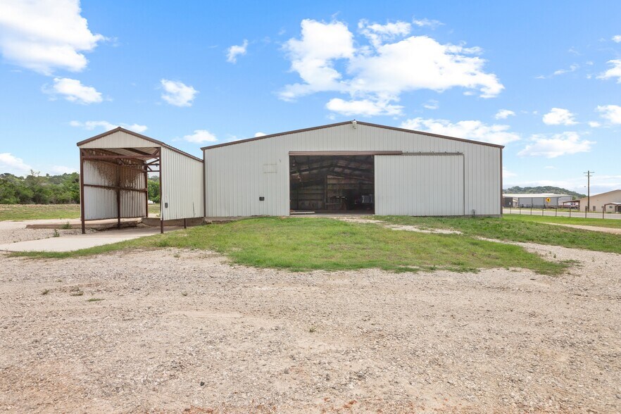 More Photos Of 2684 W US Highway 290, Fredericksburg Warehouse For Sale