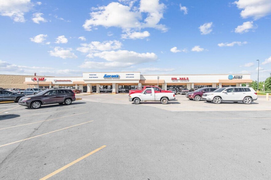 More Photos Of 3228 S Western Ave, Marion Unknown For Lease