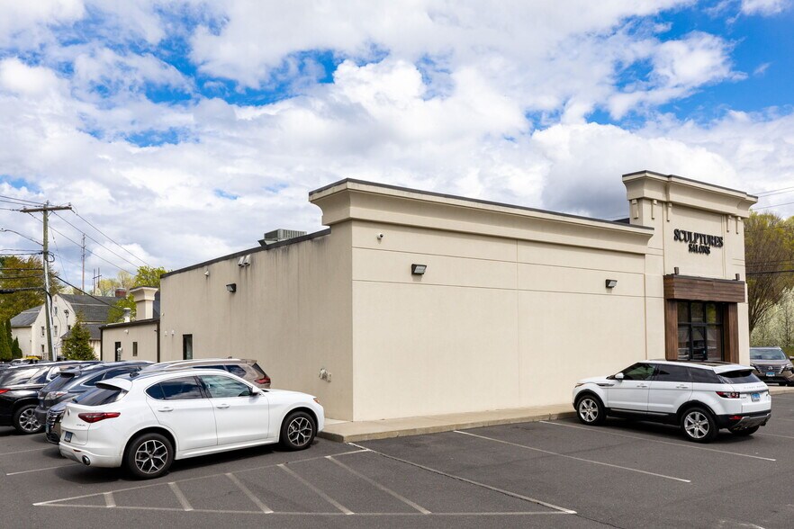More Photos Of 474 N Main St, Southington Storefront For Lease