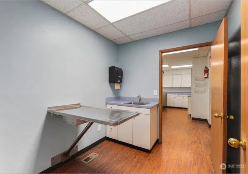 More Photos Of 150 Ryan Rd, Buckley Veterinarian Kennel For Lease