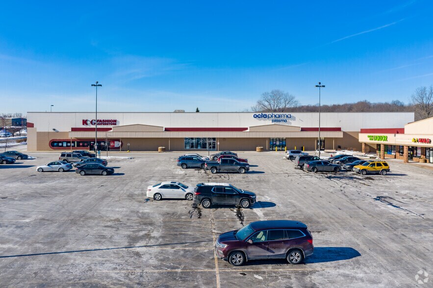 More Photos Of 8600-8604 W Brown Deer Rd, Milwaukee General Retail For Sale