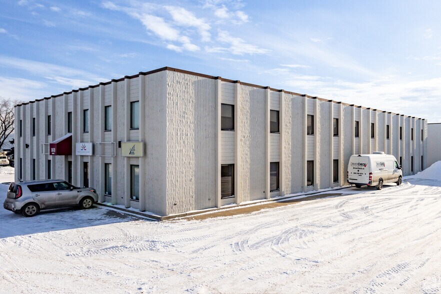 More Photos Of 10440-10464 176 St NW, Edmonton Unknown For Lease