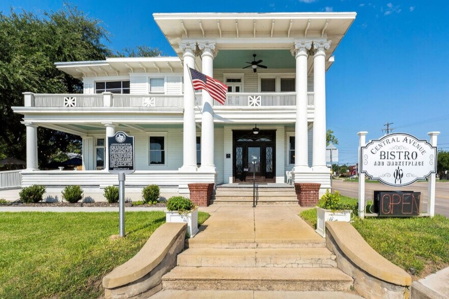 Primary Photo Of 312 N Central Ave, Cameron Restaurant For Sale