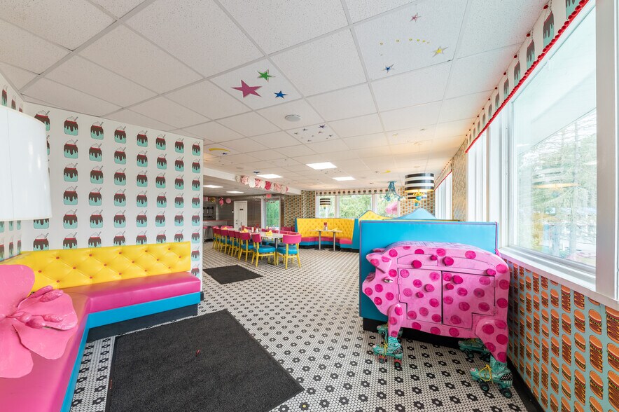 More Photos Of 1111 Fairmont Ave, Fairmont Restaurant For Sale