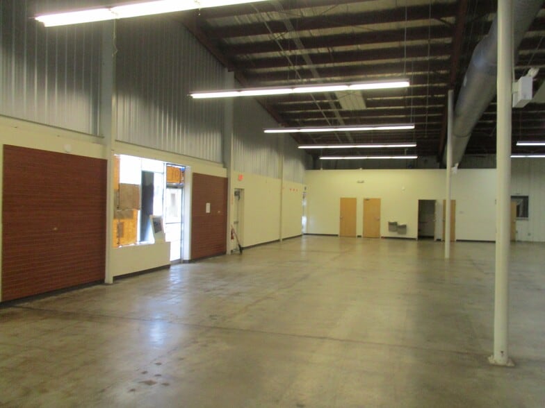 More Photos Of 91 New Leicester Hwy, Asheville Flex For Sale