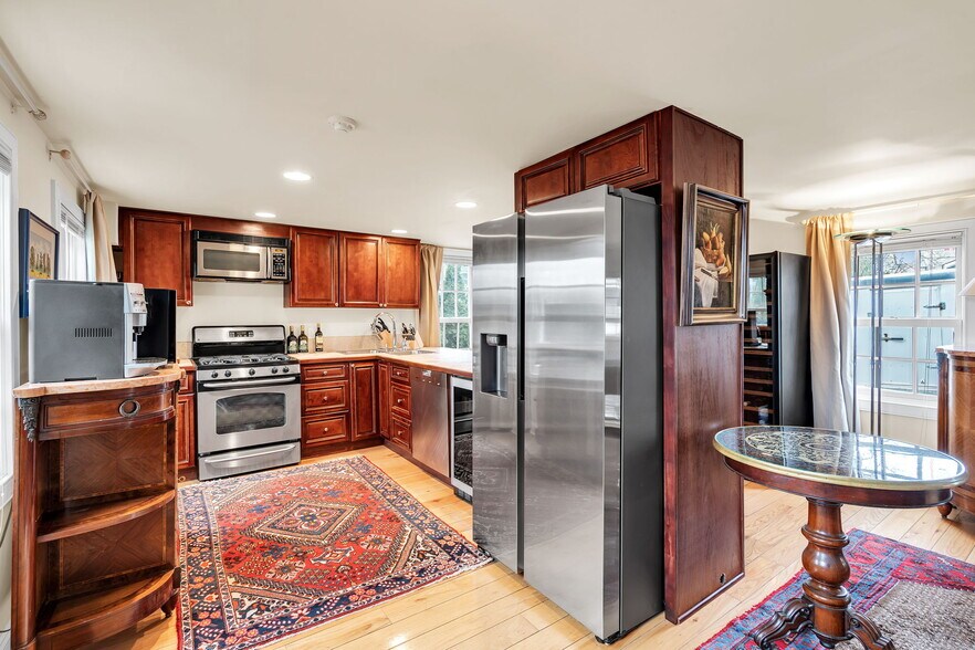 More Photos Of 137 Stockton St, Hightstown Flex For Sale