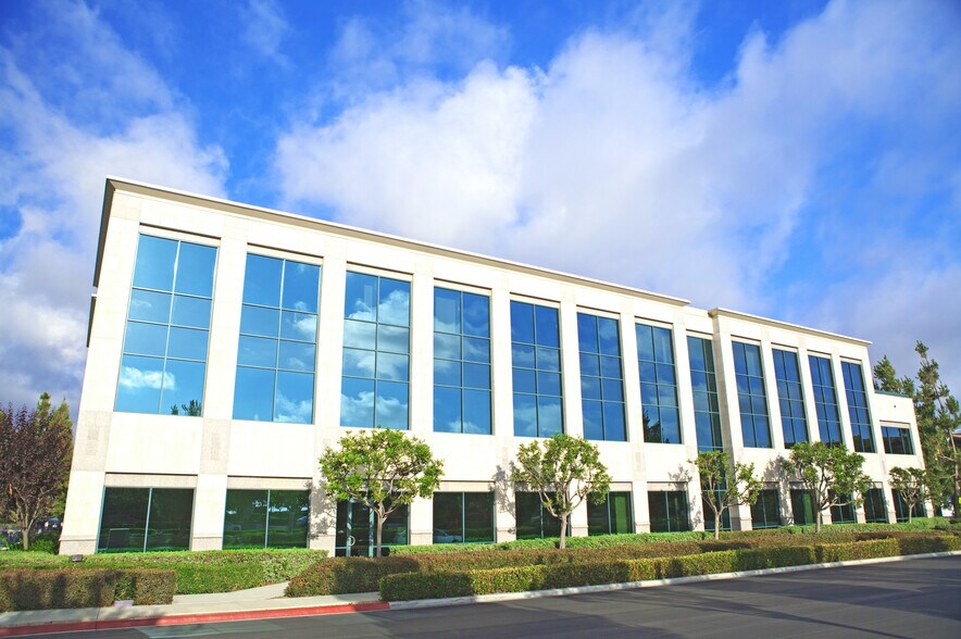 More Photos Of 5800 Armada Dr, Carlsbad Office For Lease