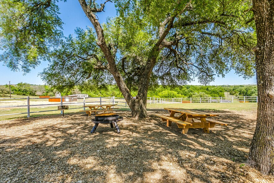 More Photos Of 5860 N FM 51, Weatherford Trailer Camper Park For Sale