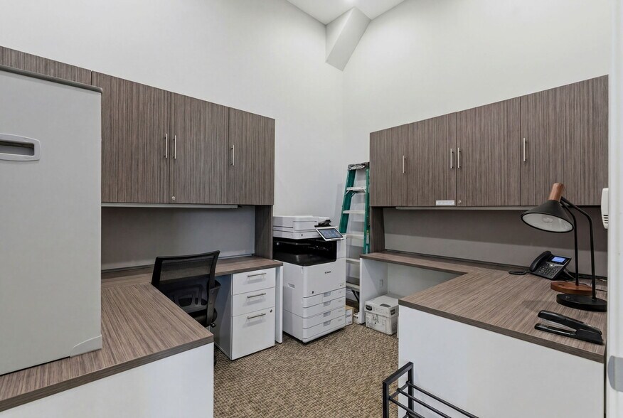 More Photos Of 21012 Eva St, Montgomery Freestanding For Sale