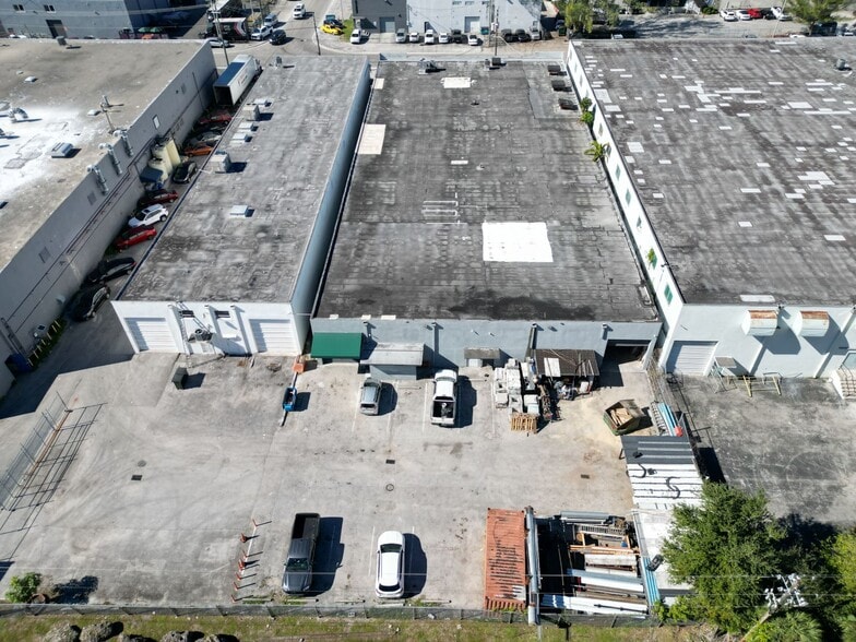 More Photos Of 7555-7575 W 2nd Ct, Hialeah Warehouse For Sale