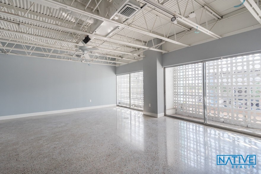 More Photos Of 218 Commercial Blvd, Fort Lauderdale Storefront Retail Office For Lease