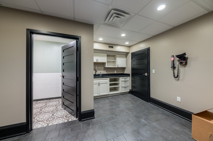 More Photos Of 145 School Rd, Mount Morris Office For Sale