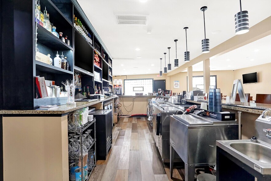 More Photos Of 2023 E Southeastern Ave, Indianapolis Restaurant For Sale