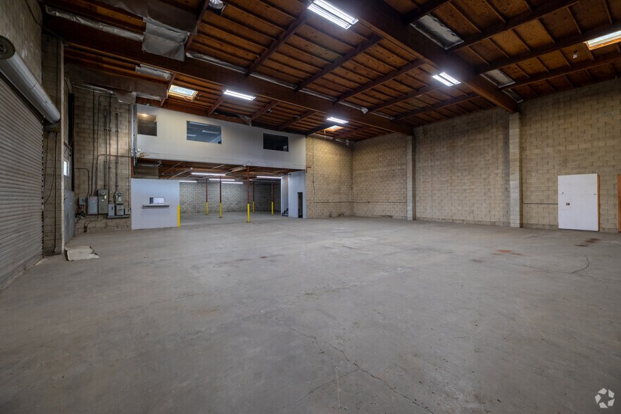 More Photos Of 314 N Wilmington Blvd & 915 W C St, Wilmington Industrial For Lease