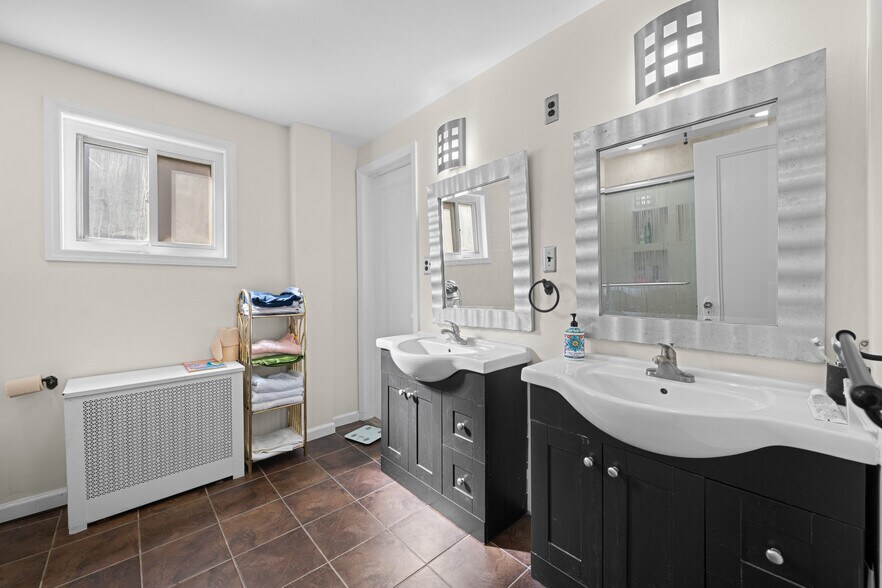 More Photos Of 2746 John F Kennedy Blvd, Jersey City Office For Sale