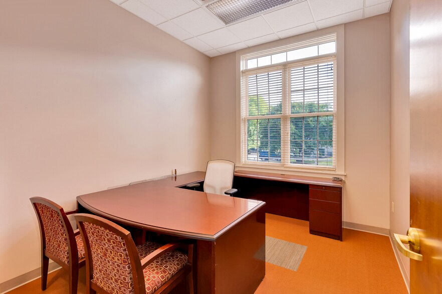 More Photos Of 4712 Hixson Pike, Hixson Bank For Sale