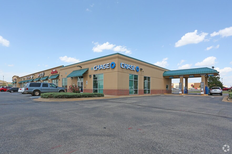 More Photos Of 1769-1779 Garth Brooks Blvd, Yukon Freestanding For Lease