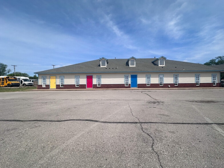 More Photos Of 710 W Broadway St, Collinsville Daycare Center For Sale