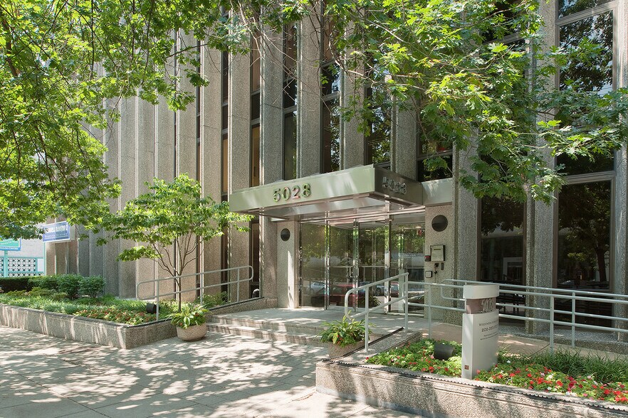 More Photos Of 5028 Wisconsin Ave NW, Washington Office For Lease