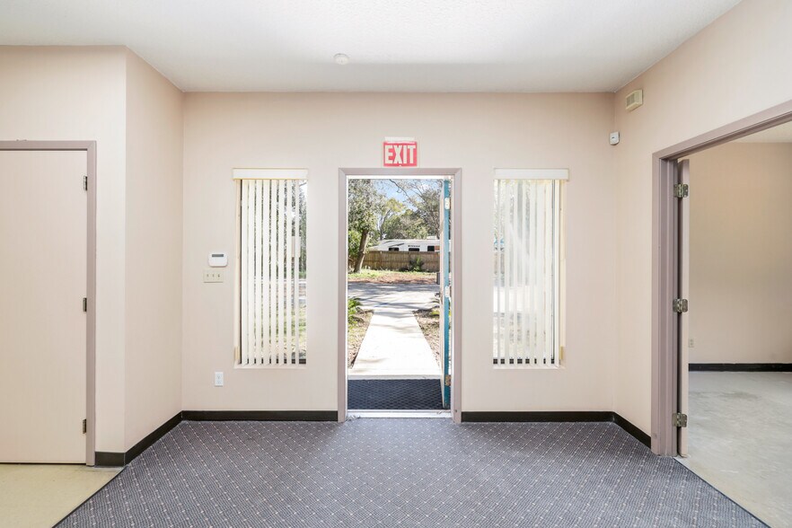 More Photos Of 943 Cesery Blvd, Jacksonville Medical For Sale