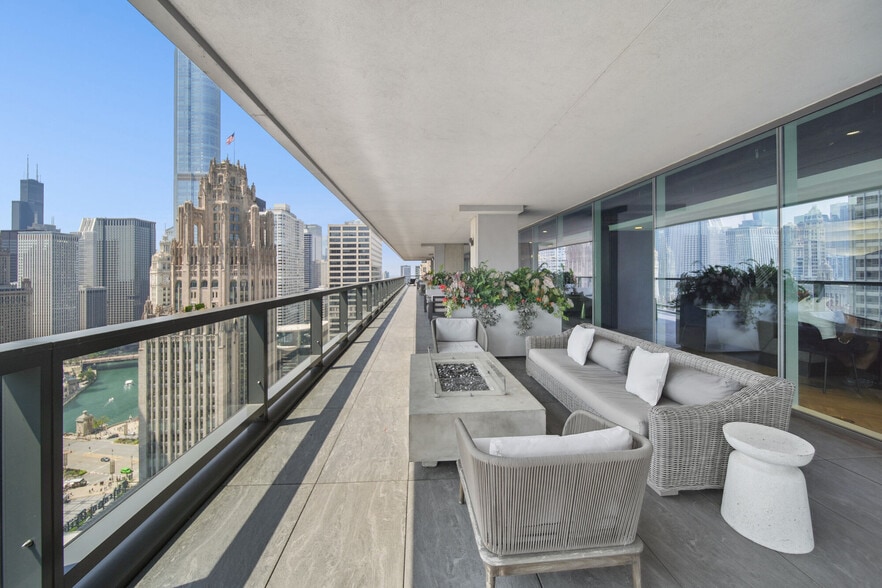 More Photos Of 200 E Illinois St, Chicago Apartments For Sale