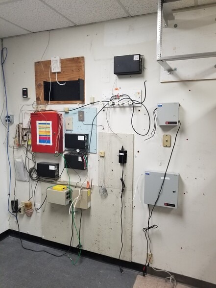 More Photos Of 6301-6313 Stage Rd, Memphis Storefront Retail Office For Sale