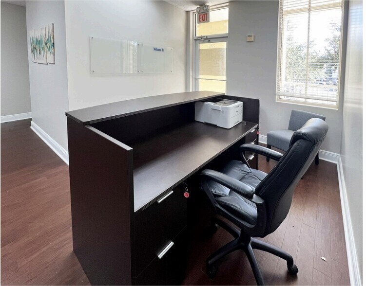 More Photos Of 16540 Pointe Village Dr, Lutz Storefront Retail Office For Lease