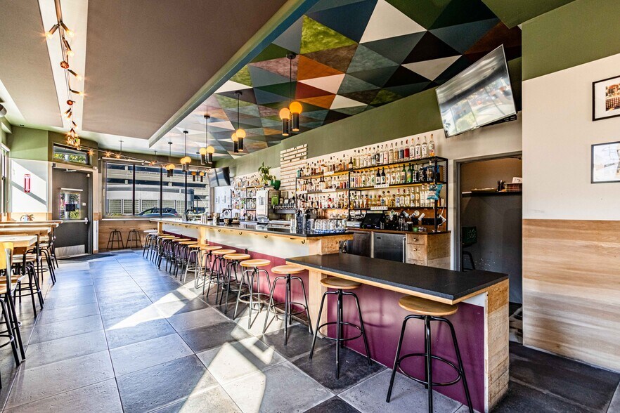 More Photos Of 2543-2545 24th St, San Francisco Storefront Retail Residential For Lease