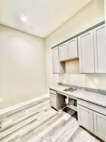 More Photos Of 350 Grand Link Dr, Conroe Medical For Lease