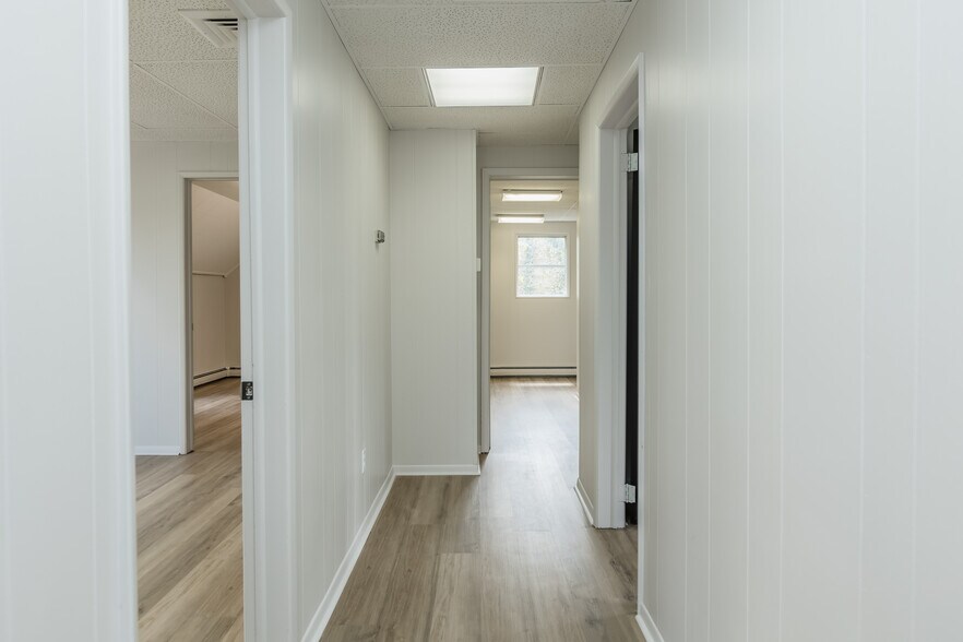 More Photos Of 100 E Carver St, Huntington Loft Creative Space For Lease