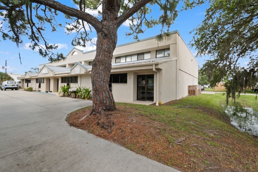 More Photos Of 2239 15th St, Sarasota Warehouse For Sale