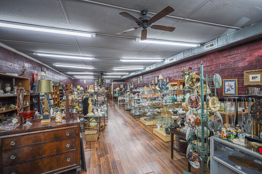 More Photos Of 210 Main St, Hazel Storefront For Sale