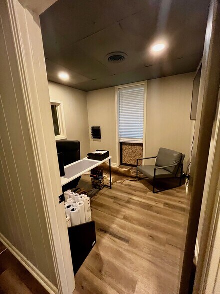 More Photos Of 127 Hemlock St, Columbus Office For Lease