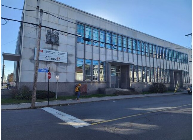 More Photos Of 82 Rue George, Sorel-tracy General Retail For Sale