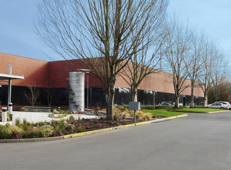 More Photos Of 9500-9560 SW Nimbus Ave, Beaverton Flex For Lease