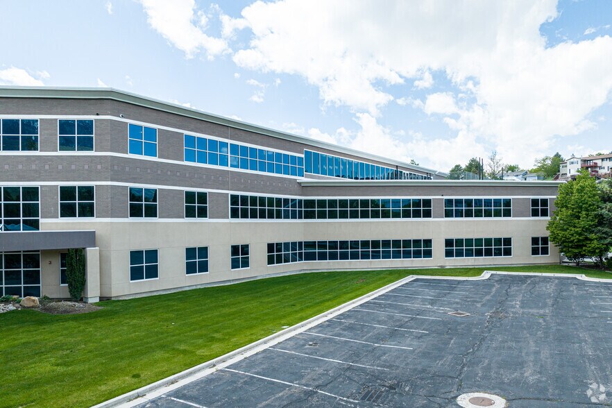 More Photos Of 382 W Park Cir, Provo Office For Lease